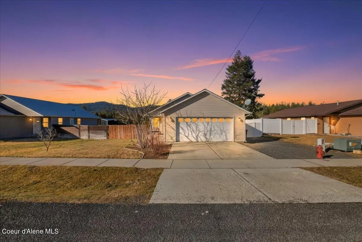 32831 N 3rd AVE, Spirit Lake, ID 83869 - #1