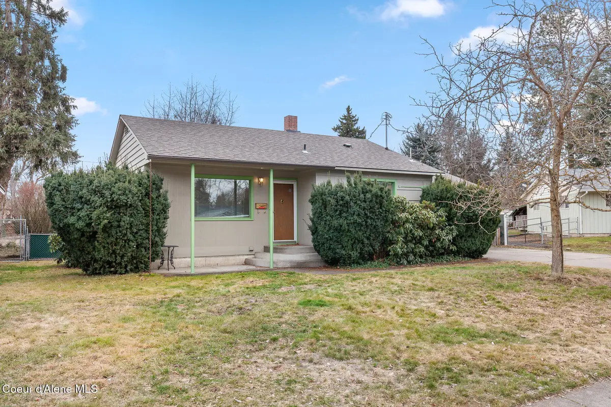 1302 E Adeline Ave, Coeur Dalene, ID 83814 - #1