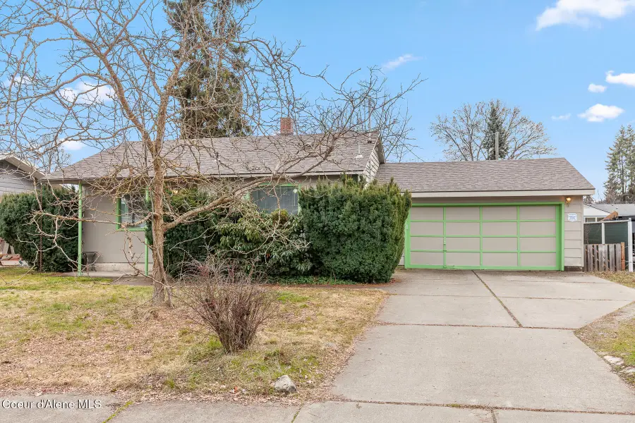 1302 E Adeline Ave, Coeur Dalene, ID 83814 - #2