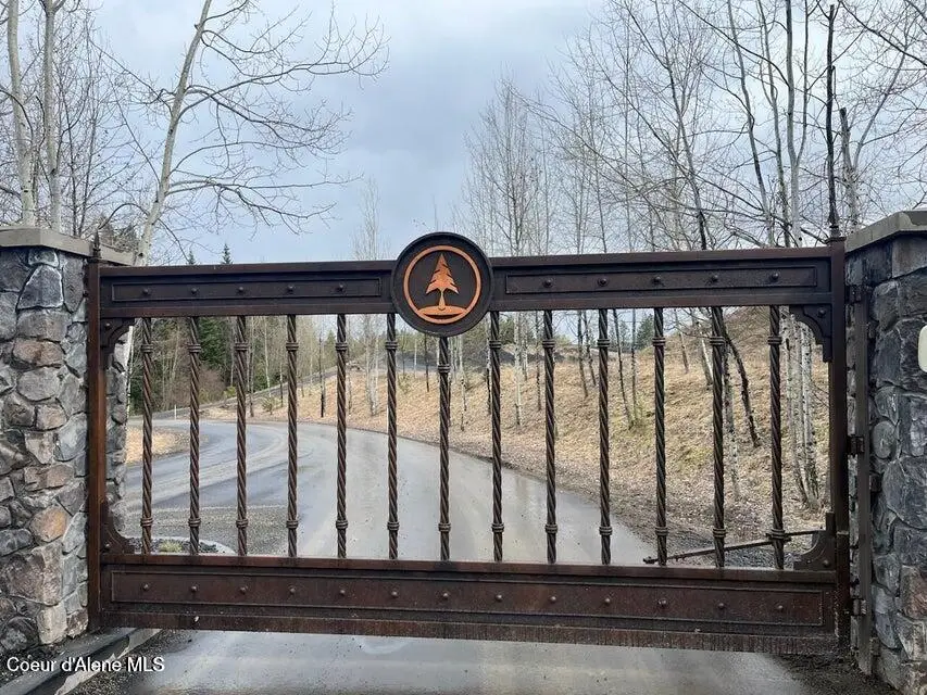 L395 W Mylonite Dr, Coeur Dalene, ID 83814 - #3