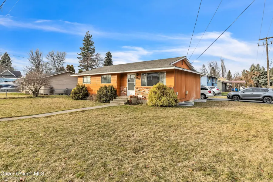 1521 E Maple Ave, Coeur Dalene, ID 83814 - #2