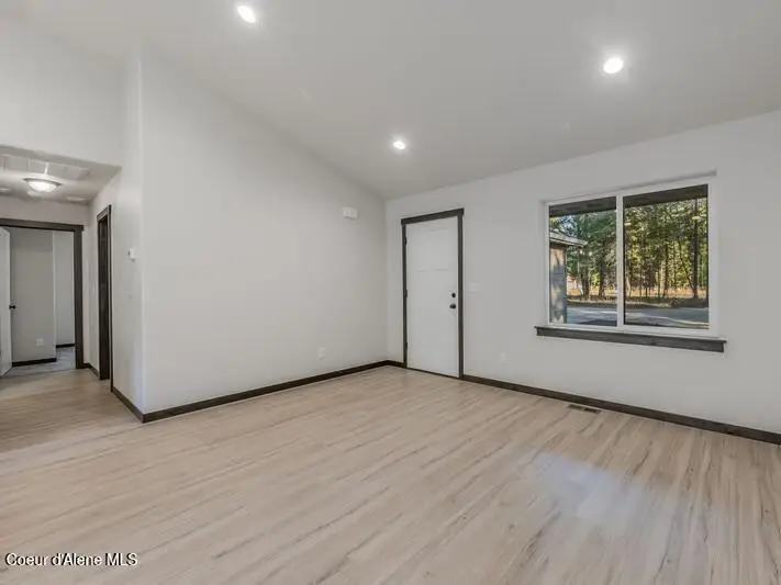 9490 Sunnyside Rd, Sandpoint, ID 83864 - Image #2