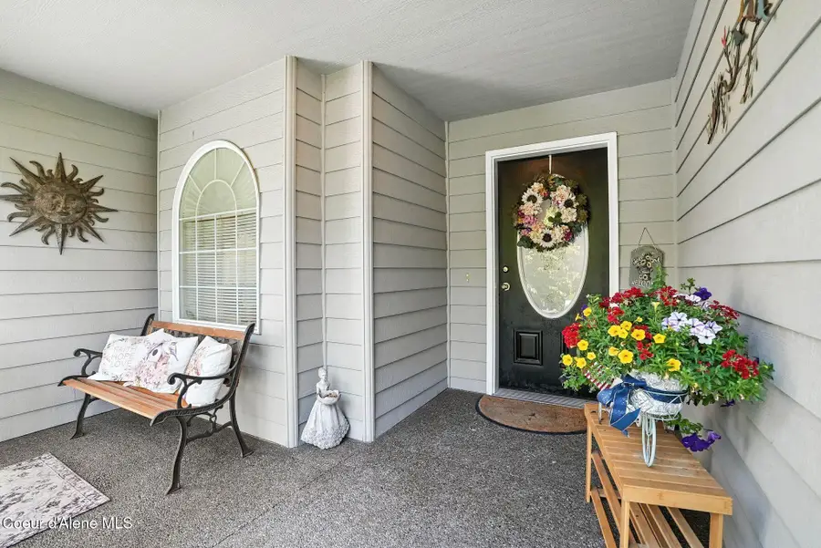 6908 N East Bluff Ct, Spokane, WA 99208 - #3