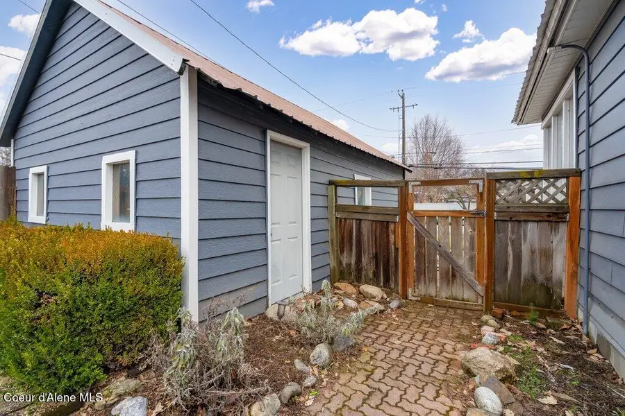 1027 E INDIANA AVE, Coeur Dalene, ID 83814 - #2