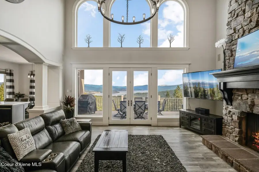 1238 S Reynolds Rd, Coeur Dalene, ID 83814 - #2