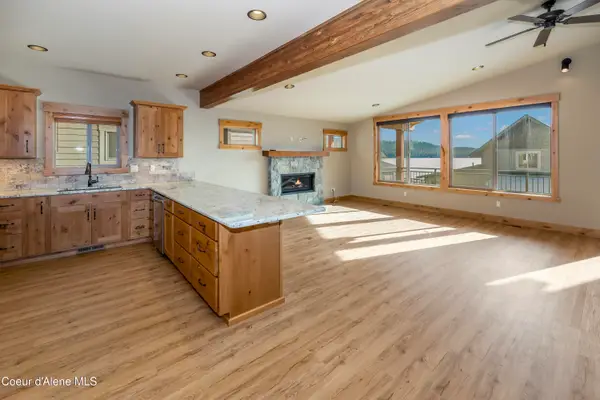 110 Palouse DR #B2, Nordman, ID 83848