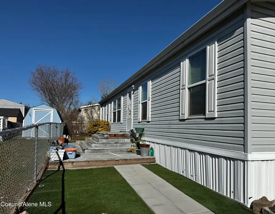 2037 W Yorkshire AVE, Coeur Dalene, ID 83815 - #3