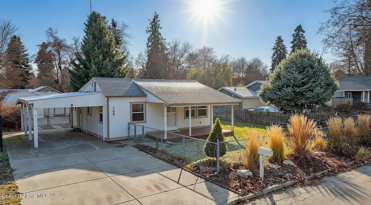 706 W Davidson Ave, Coeur Dalene, ID 83814 - #1