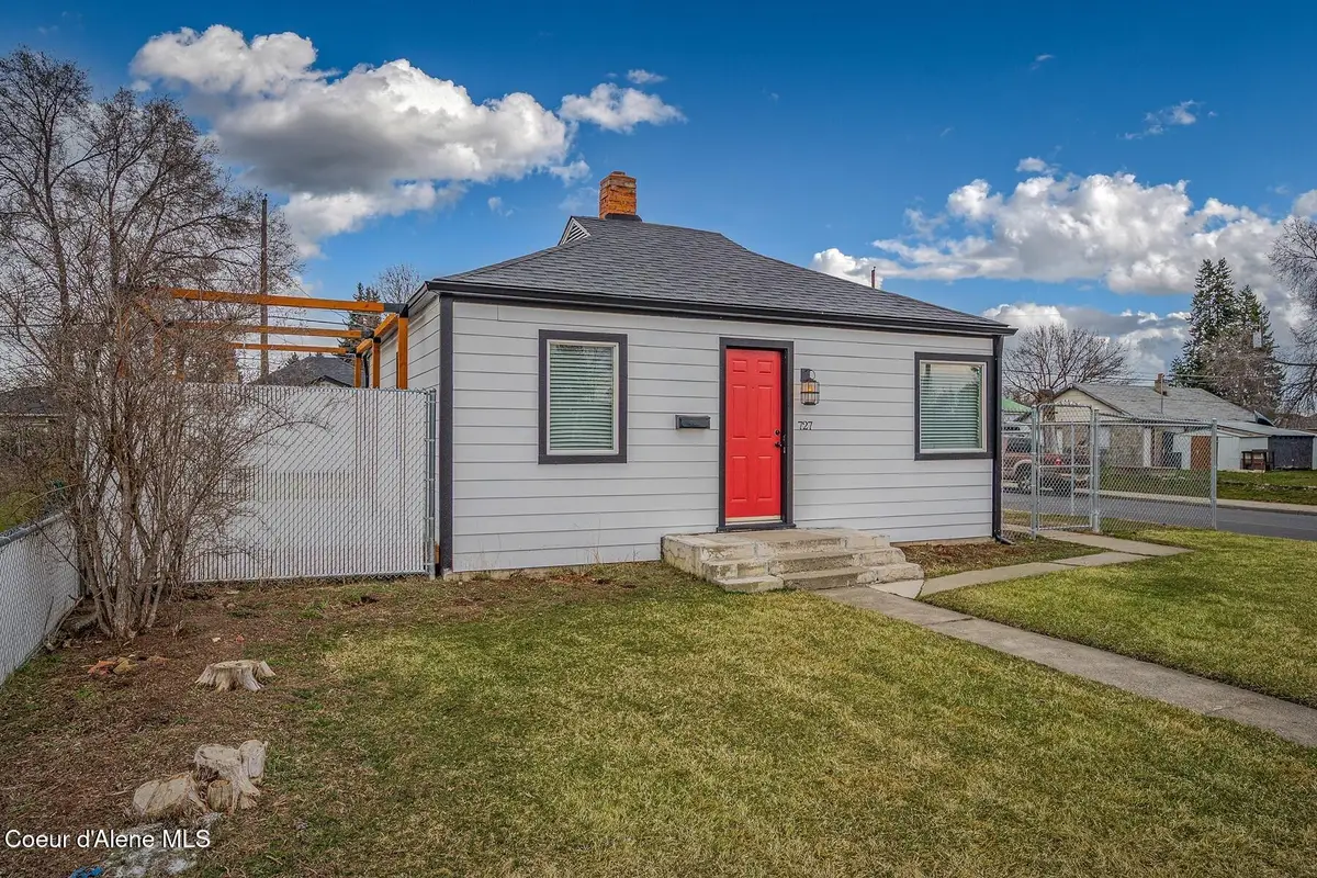 727 E Crown Ave, Spokane, WA 99207 - #1