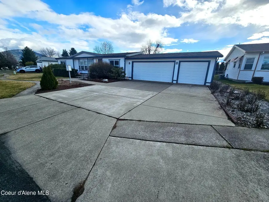 1284 W Linwood Dr, Hayden, ID 83835 - #2