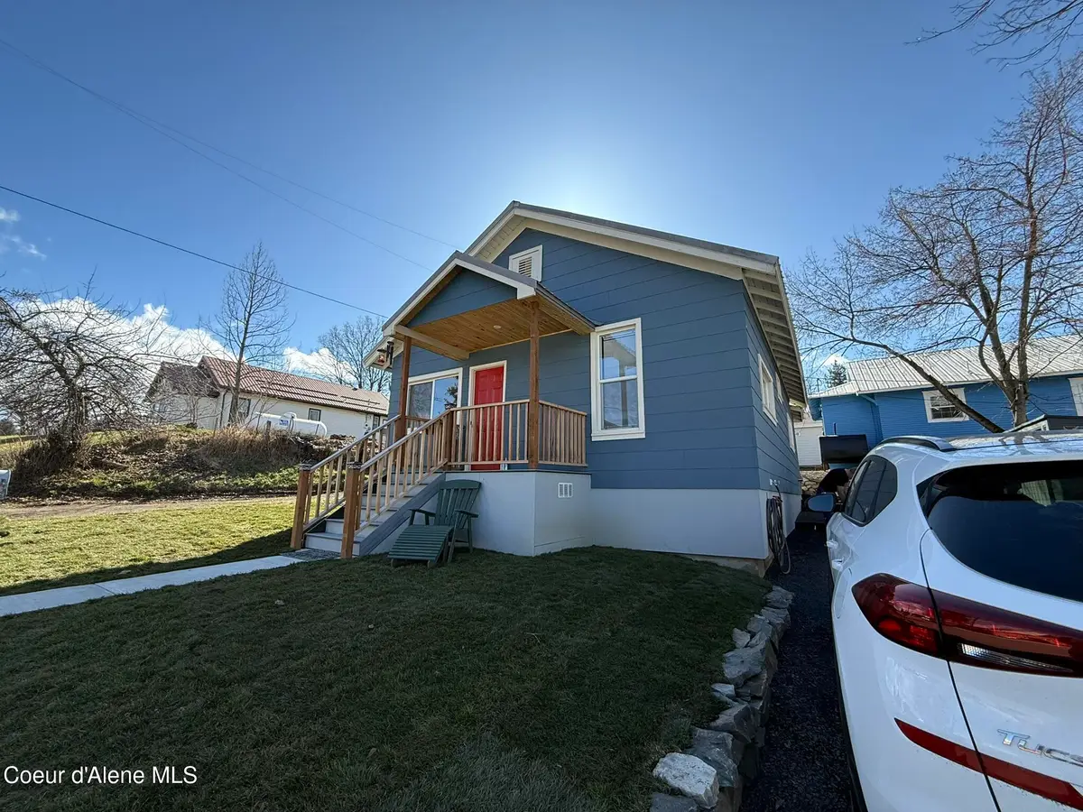 1221 W College AVE, Saint Maries, ID 83861 - #1