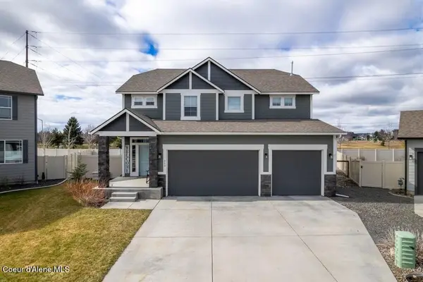 880 E Allenby Ct, Post Falls, ID 83854