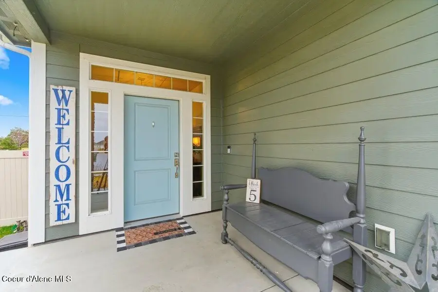 880 E Allenby Ct, Post Falls, ID 83854 - #2