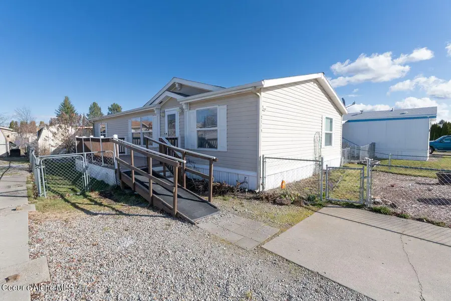 2125 W Yorkshire AVE, Coeur Dalene, ID 83815 - #2