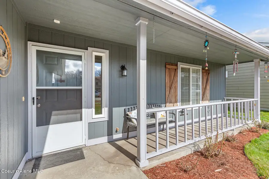 1207 E Horsehaven AVE, Post Falls, ID 83854 - #2