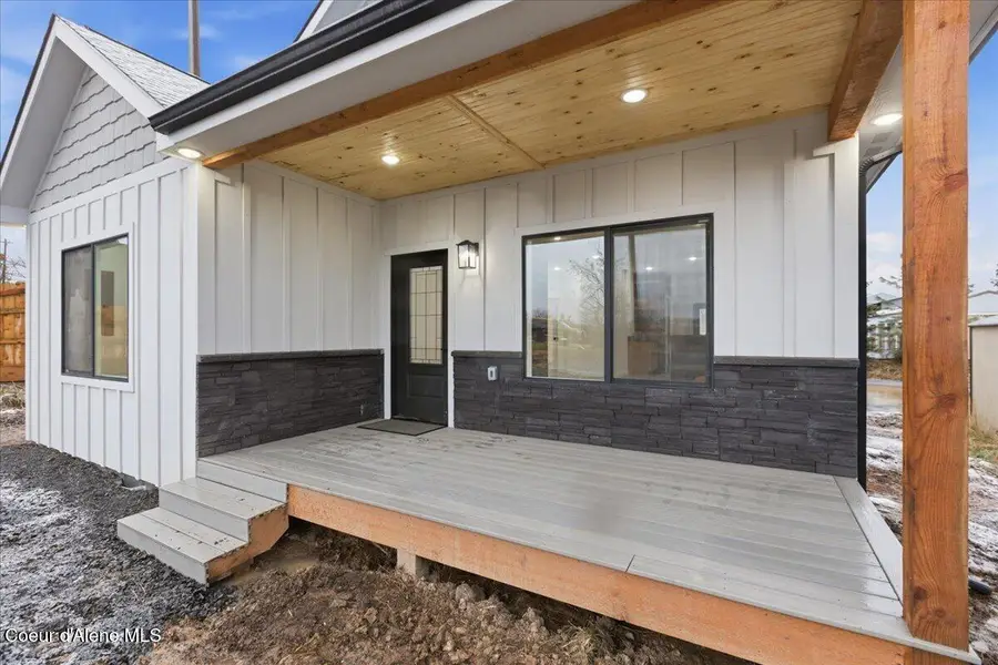 755 A St, Plummer, ID 83851 - #2