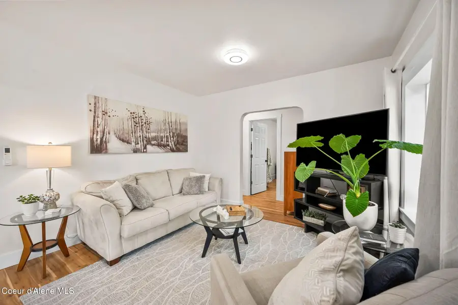 1039 N 16th ST, Coeur Dalene, ID 83814 - #2