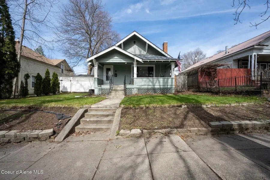 811 E Wallace AVE, Coeur D Alene, ID 83814 - #2