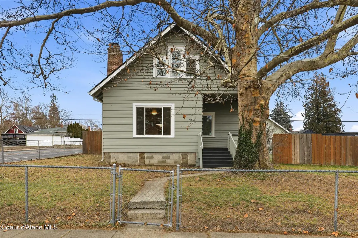 4616 N HAWTHORNE ST, Spokane, WA 99205 - Image #1