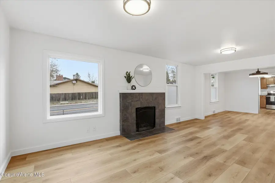 4616 N HAWTHORNE ST, Spokane, WA 99205 - Image #3