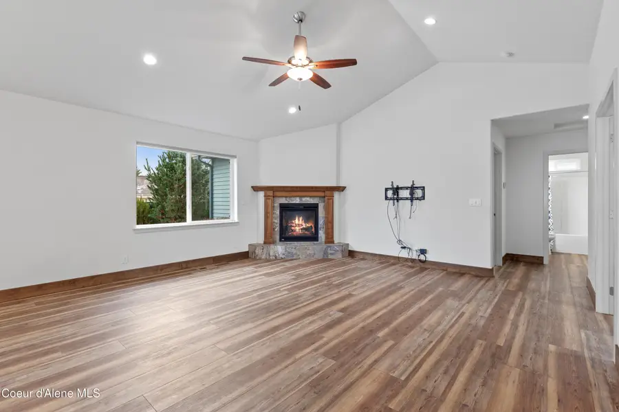 645 W WOODLAWN DR, Hayden, ID 83835 - Image #3