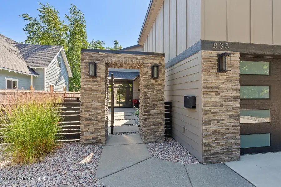 838 N GOVERNMENT WAY, Coeur Dalene, ID 83814 - #2
