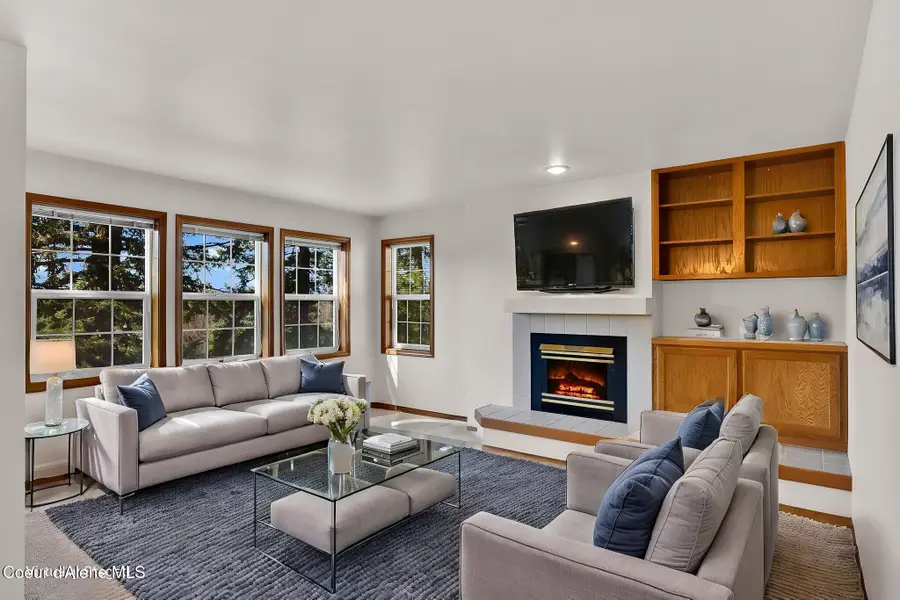 8233 N Ridgewood DR #APT 4, Hayden, ID 83835 - #2