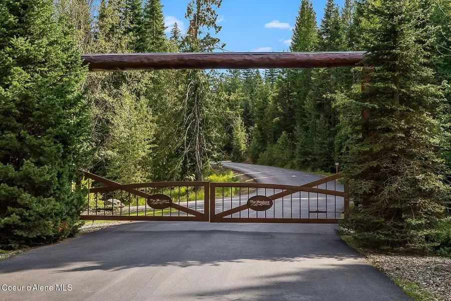 534 Saddleback Dr, Naples, ID 83847 - #2