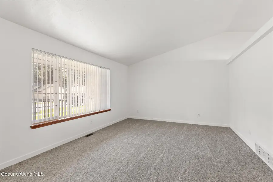 370 S Glenwood Dr, Post Falls, ID 83854 - #3