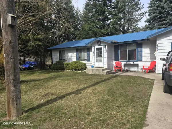 6225 W Rhode Island ST, Spirit Lake, ID 83869