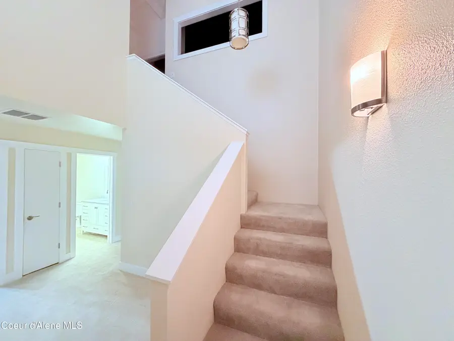 10861 N Canterbury CV #APT 3, Hayden, ID 83835 - #3