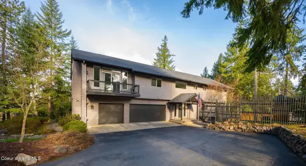 2885 E Point Hayden DR, Hayden Lake, ID 83835