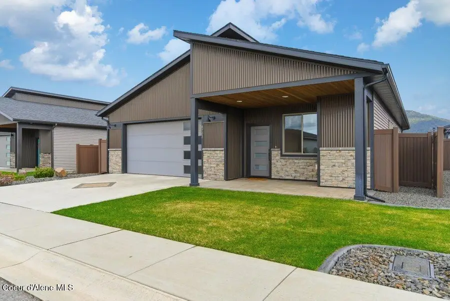 8703 W Hood ST, Rathdrum, ID 83858 - #3