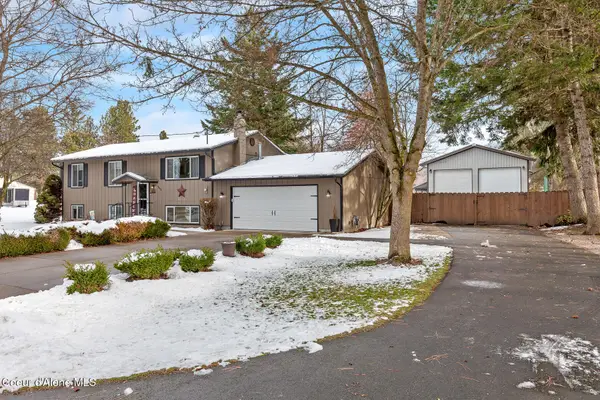 7088 N Colfax St, Dalton Gardens, ID 83815