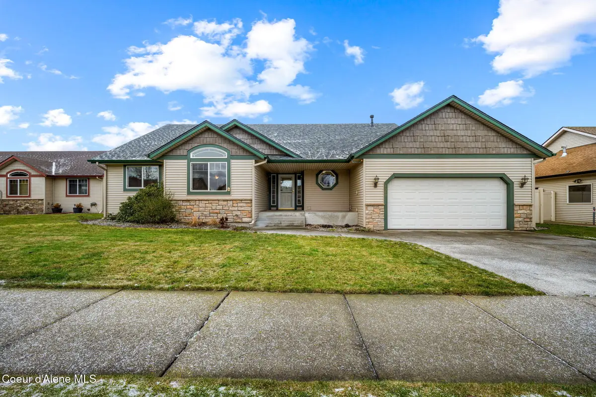 1560 E Cromwell Dr, Coeur Dalene, ID 83815 - #1