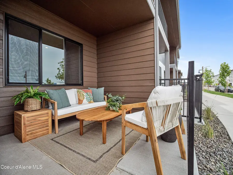 1048 E 4TH AVE, Post Falls, ID 83854 - #2