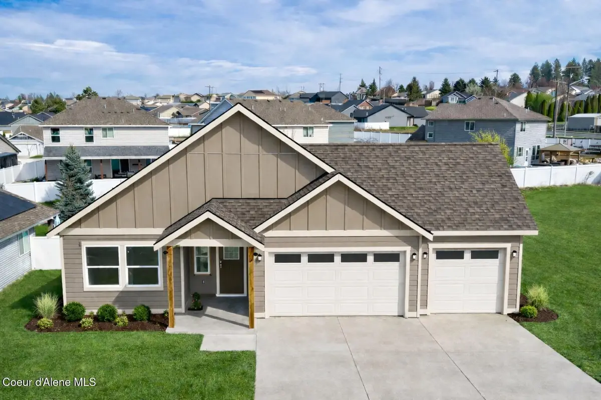 3264 N Van Winkle St, Post Falls, ID 83854 - #1