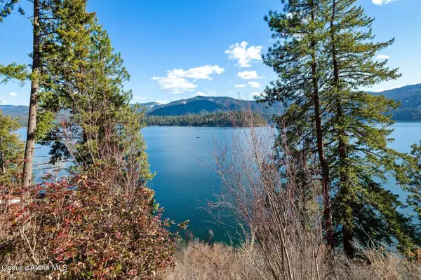 5666 E Waverly Loop, Hayden, ID 83835