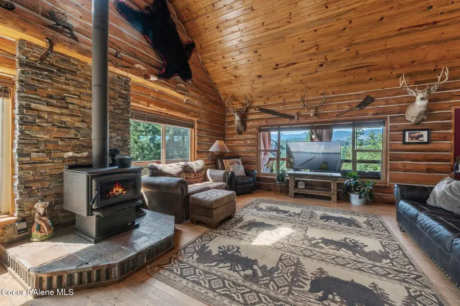 124 Brown Creek Rd, Naples, ID 83847 - #2