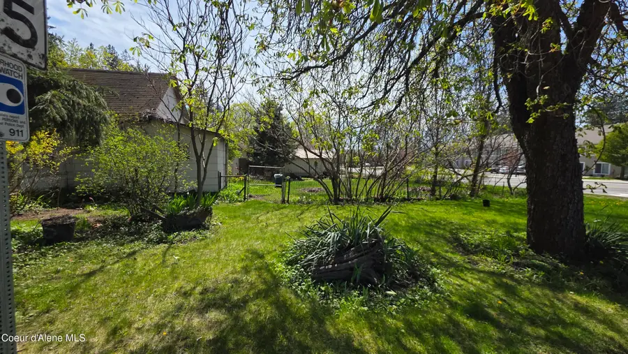 526 W Walnut AVE, Coeur Dalene, ID 83814 - #2