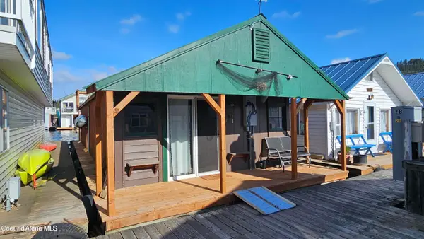 33671 N Macdonalds 2nd Dock Dr, Bayview, ID 83803