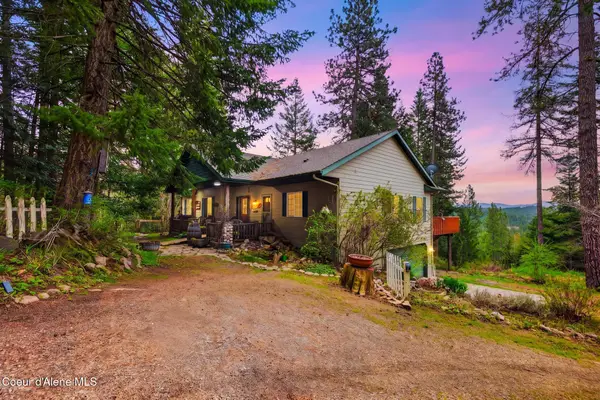 17461 N Right Fork RD, Hauser, ID 83854
