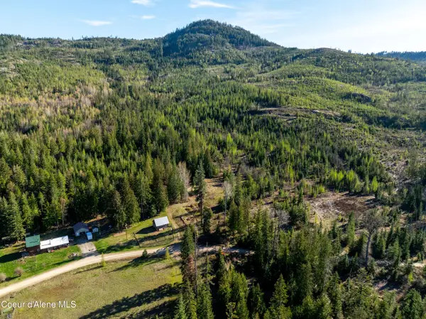 963 Irish RD, Sagle, ID 83860