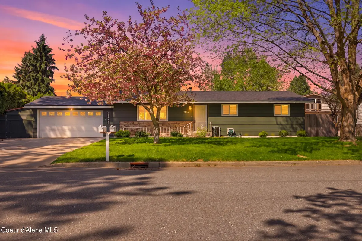 1505 E Fruitdale AVE, Coeur Dalene, ID 83815 - #1