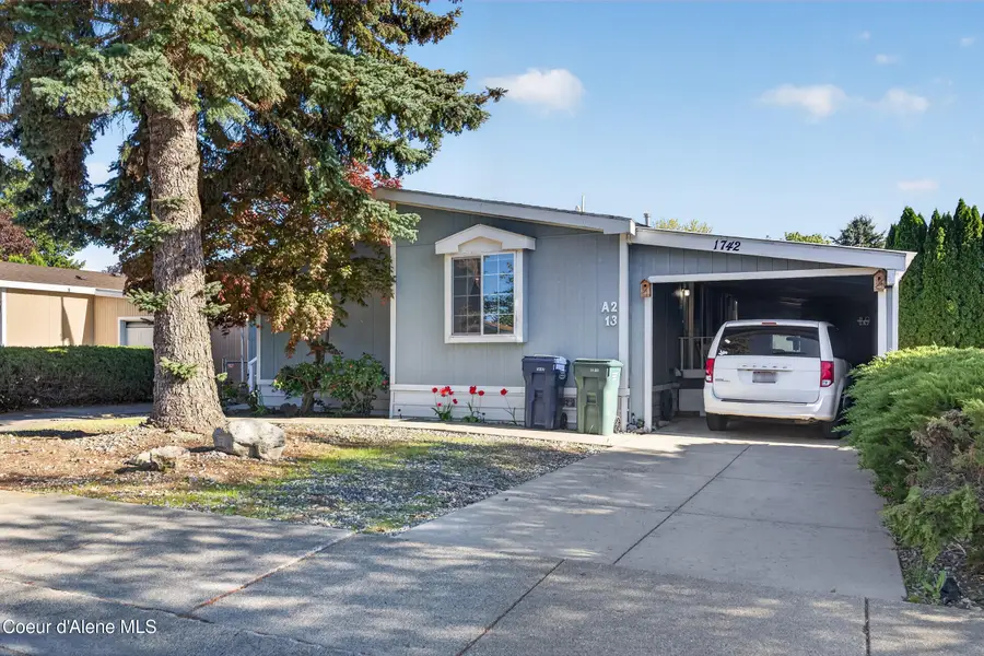 1742 W DARTMOUTH CIR, Coeur Dalene, ID 83815 - #2