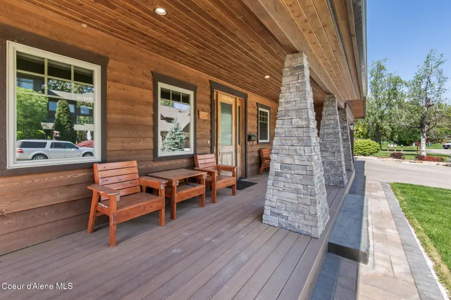808 Bryce LN, Sandpoint, ID 83864 - #3