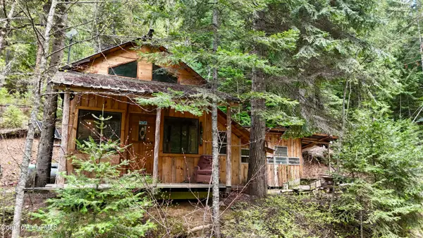 1546 Pup Paw TRL, Priest River, ID 83856