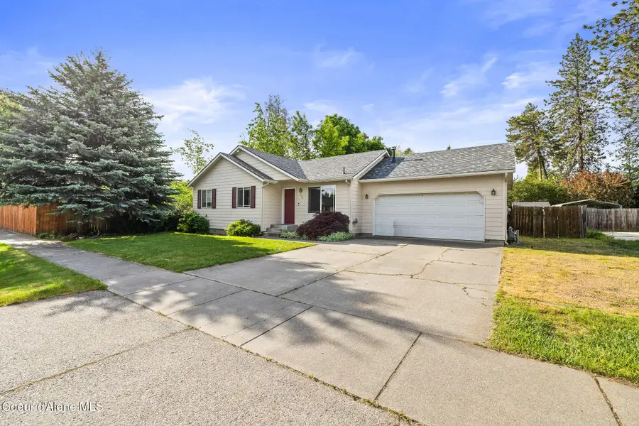 1120 E Glennberry CT, Coeur Dalene, ID 83815 - #2