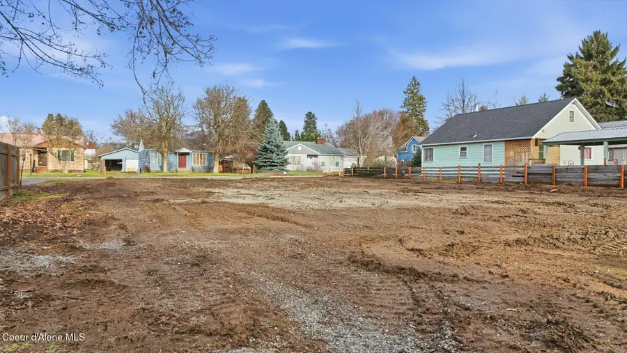 412 W Linden AVE, Coeur Dalene, ID 83814 - Image #2