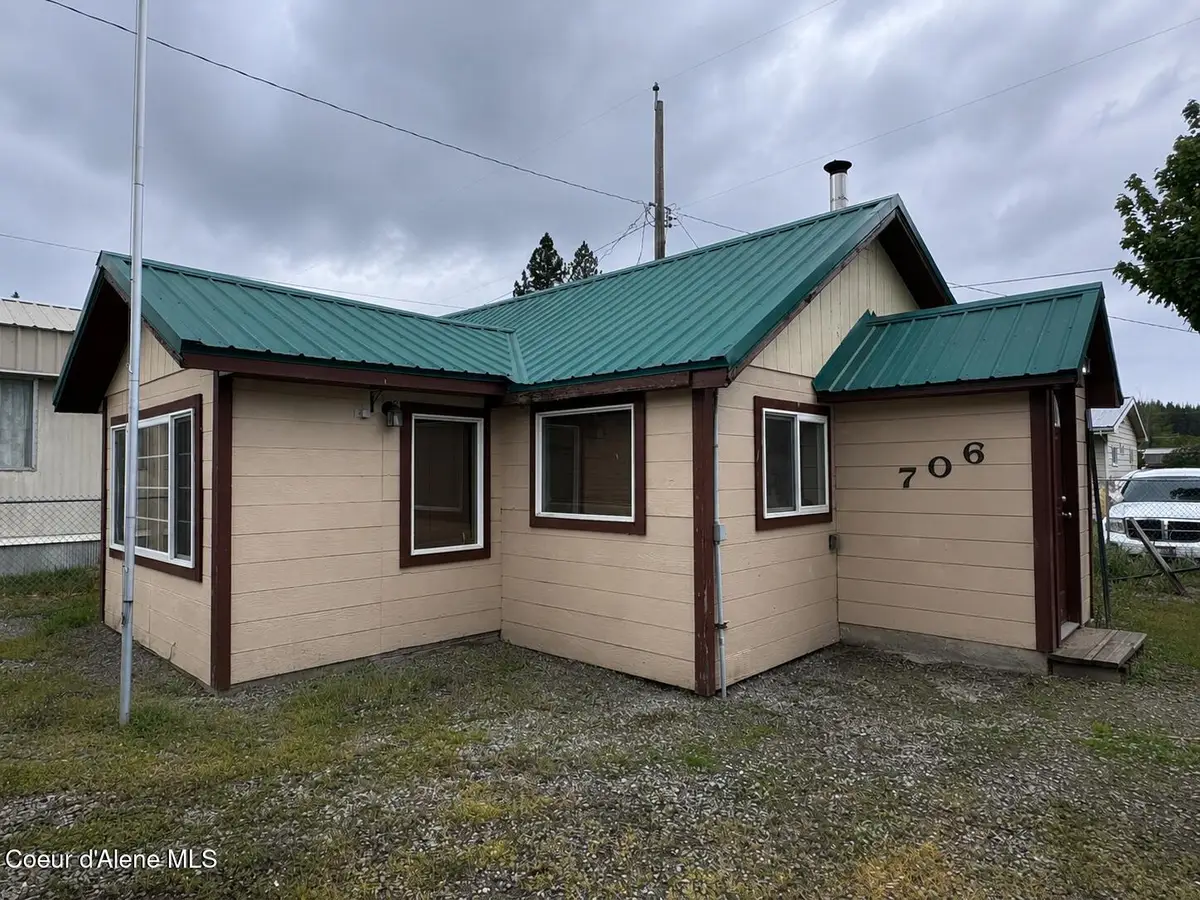706 B ST, Pinehurst, ID 83850 - #1